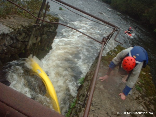 what happens when you send beginners down the salmon gates of the v wier at clashganny dangerous/fluke incident