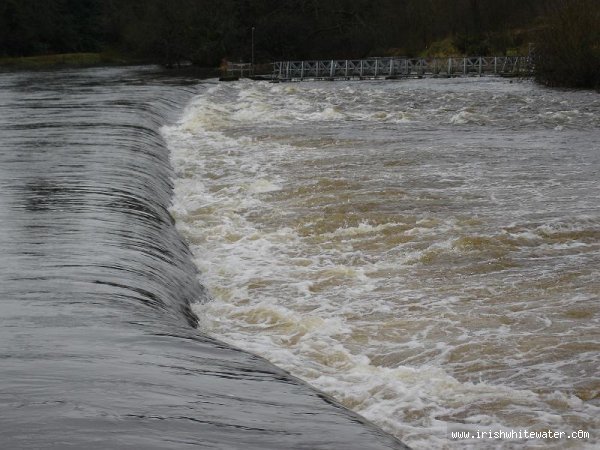 Diagonal Ramparts Weir: Navan. High Water