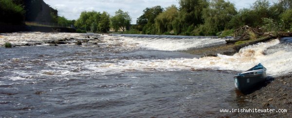 Lacken Weir, medium Water