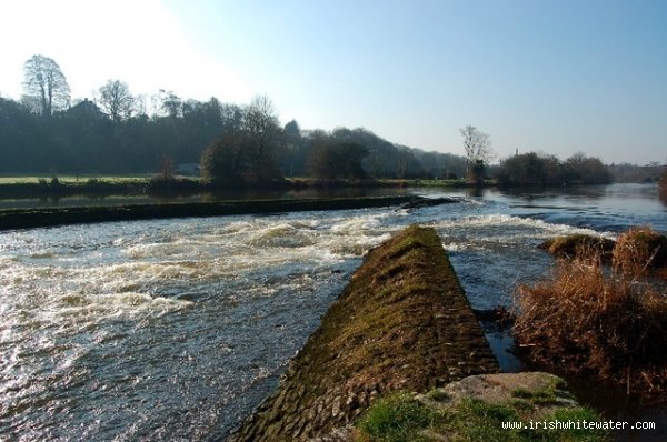 Thomastown weir