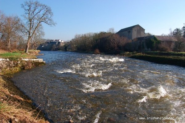 Thomastown weir